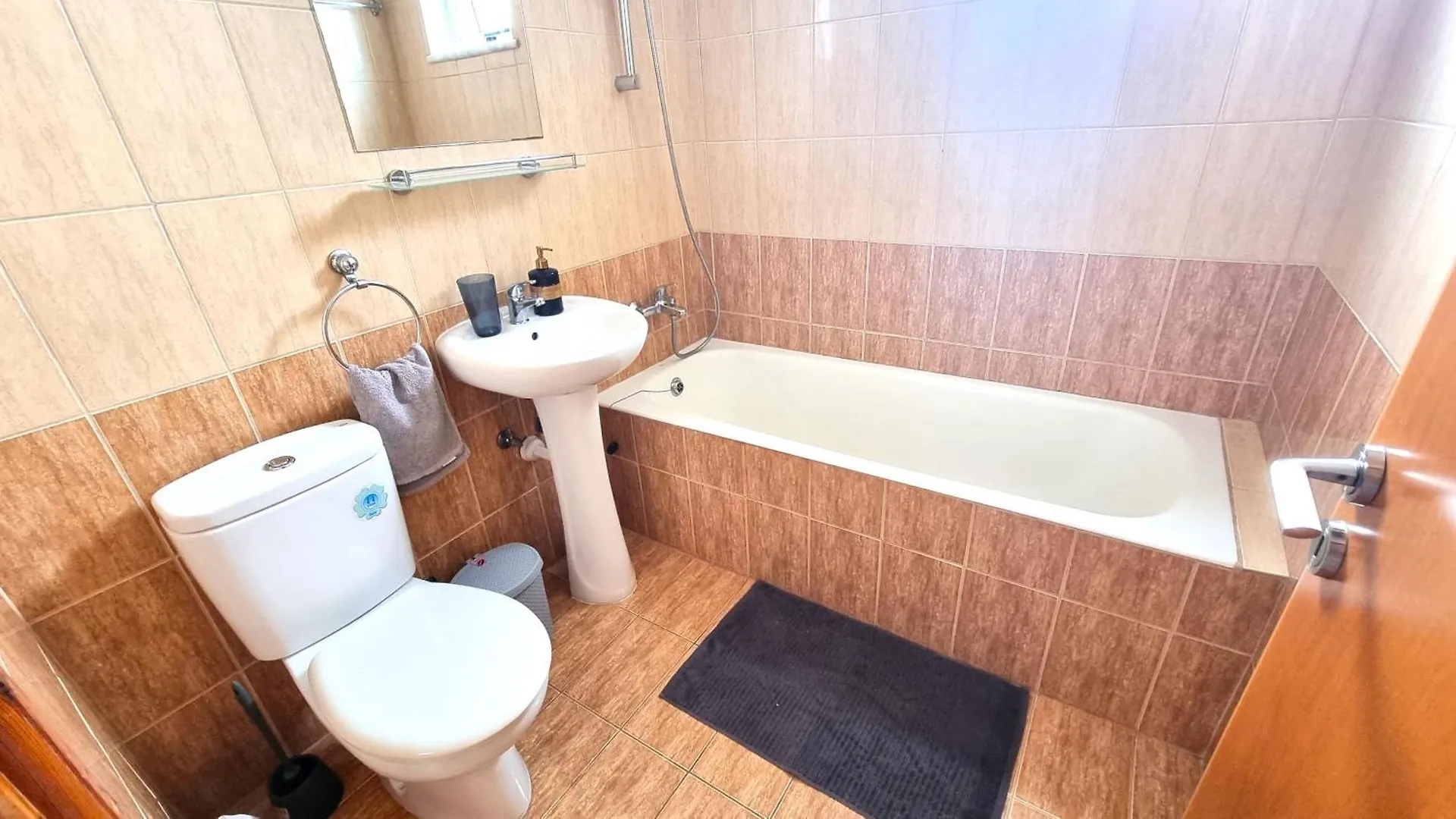 Beach Haven: 7-Minute Walk To The Beach + Pool Larnaca 0*,  Cyprus