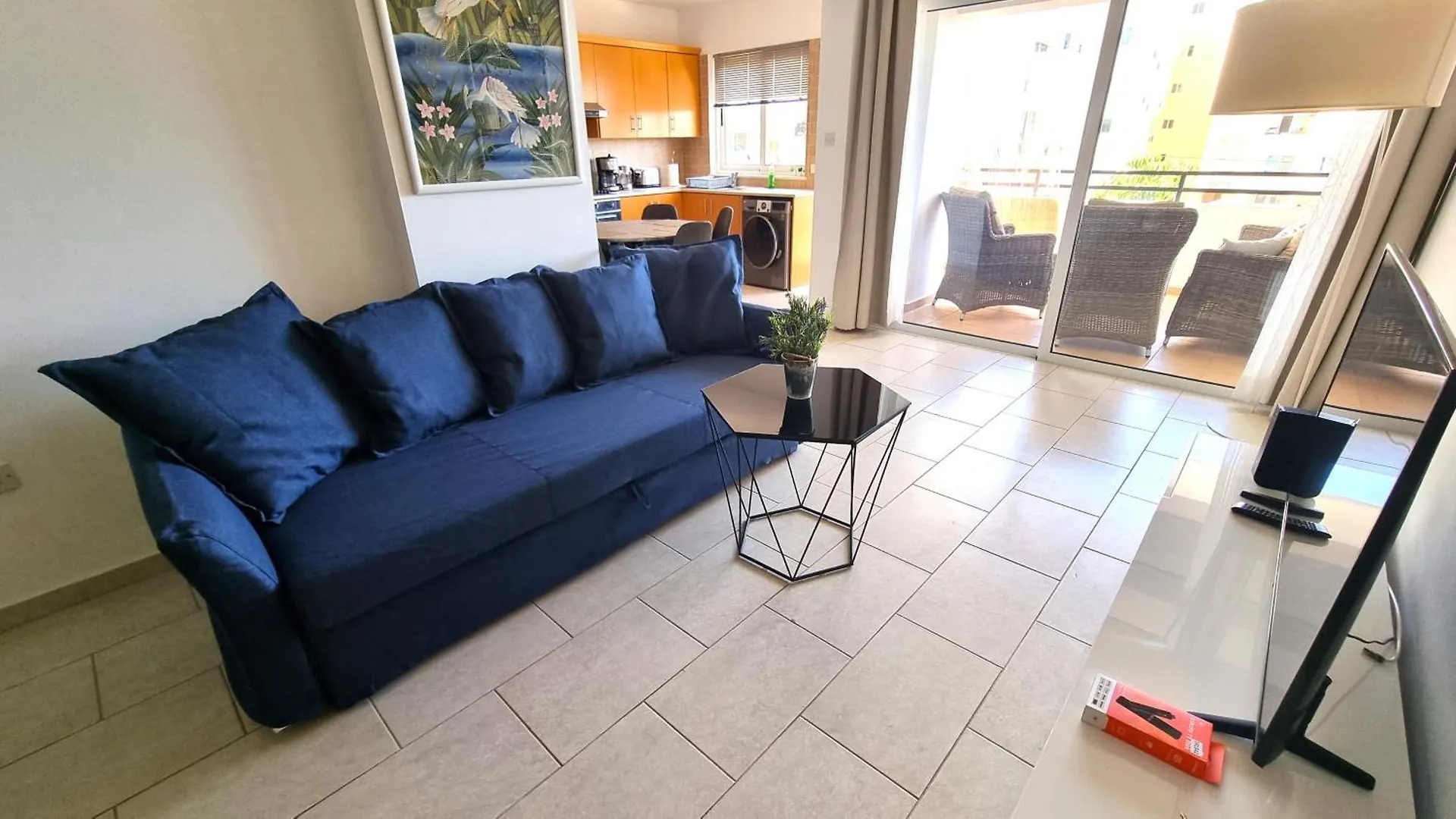 Beach Haven: 7-Minute Walk To The Beach + Pool Larnaca 0*,